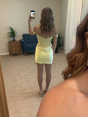 Sheath Off-the-Shoulder Appliques Lace Short/Mini Silk Like Satin Corset Dress