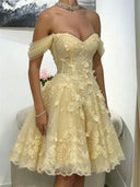 A-line/Princess Off-the-Shoulder Appliques Lace Knee-Length Tulle Homecoming Dresses