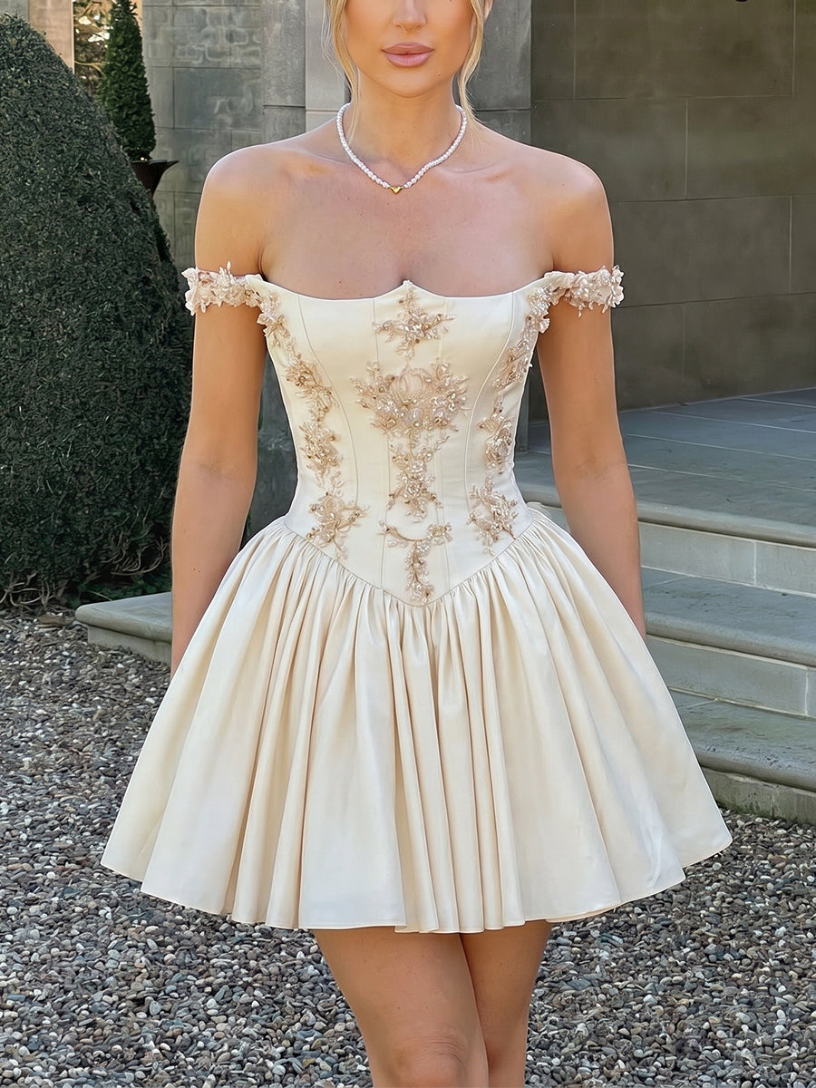 Sheath/Column Straight Pleated Short/Mini Satin Homecoming Dresses