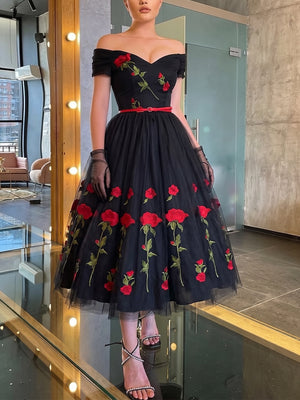 A-line/Princess Off-the-Shoulder Appliques Lace Tea-Length Tulle Homecoming Dresses