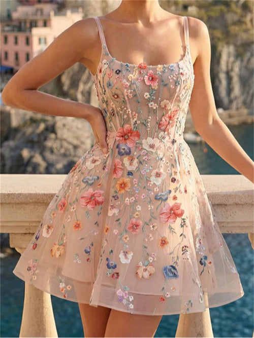 A-line/Princess Scoop Appliques Lace Short/Mini Lace Homecoming Dresses