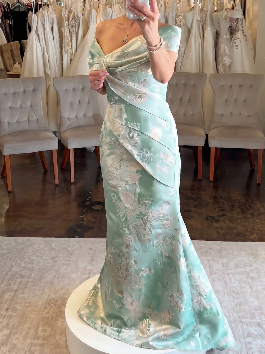 Sheath/Column Off-the-Shoulder Pleated Floor-Length Mother of the Bride Dresses