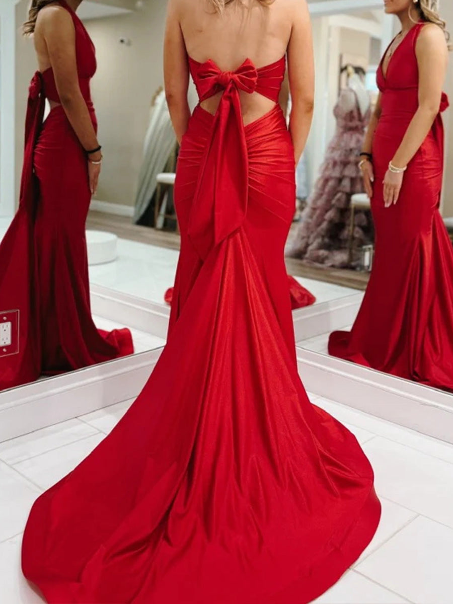 Sheath/Column Halter Pleated Sweep Train Jersey Prom Dresses