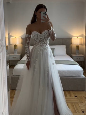A-line/Princess Sweetheart 3/4 Sleeves Appliques Lace Floor-Length Tulle Wedding Dresses