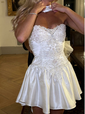 A-line/Princess Sweetheart Appliques Lace Short/Mini Satin Wedding Dresses