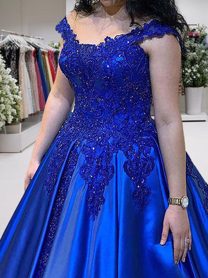 Ball-Gown Spaghetti Straps Appliques Lace Court Train Satin Dress