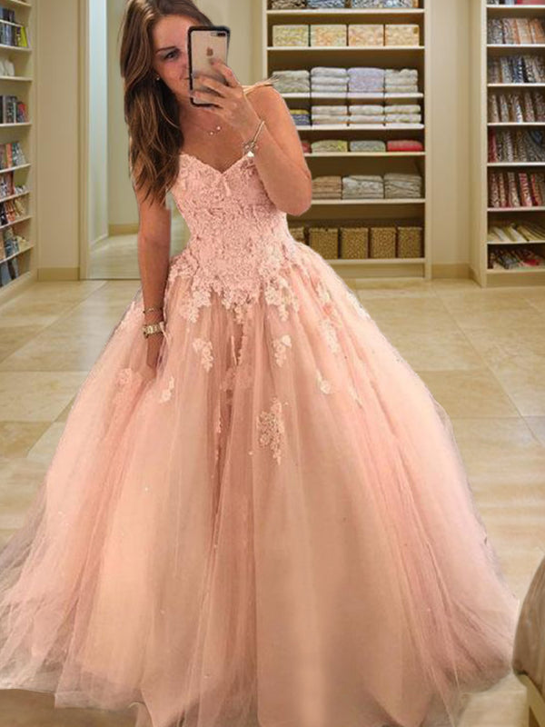 Ball-Gown Bateau Long Sleeves Appliques Lace Floor-Length Tulle Dress
