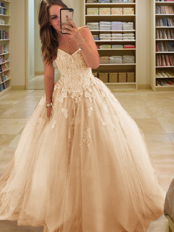 Ball-Gown Bateau Long Sleeves Appliques Lace Floor-Length Tulle Dress