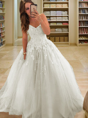 Ball-Gown Bateau Long Sleeves Appliques Lace Floor-Length Tulle Dress