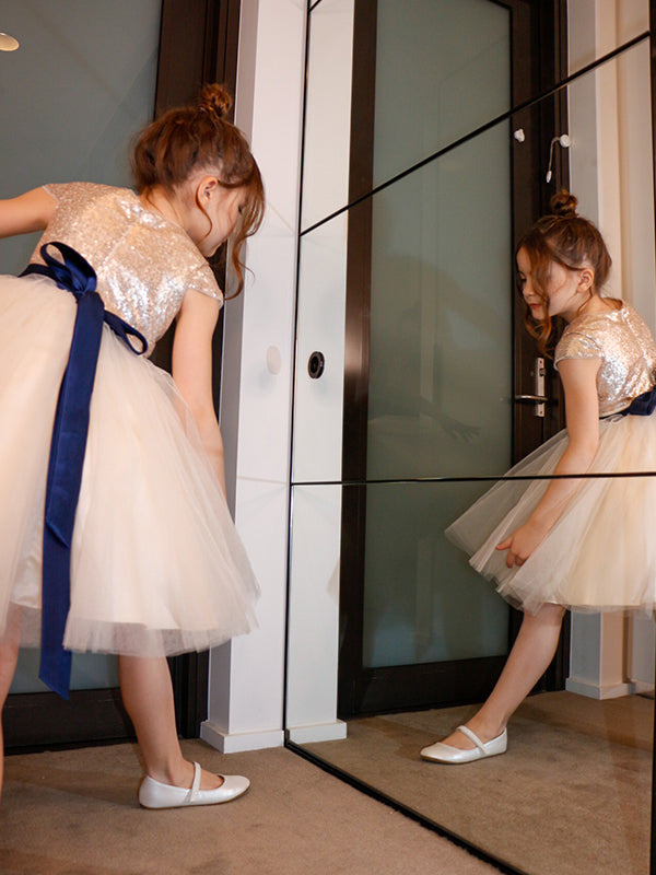A-line Scoop Short Sleeves Sash/Ribbon/Belt Knee-Length Tulle Flower Girl Dress