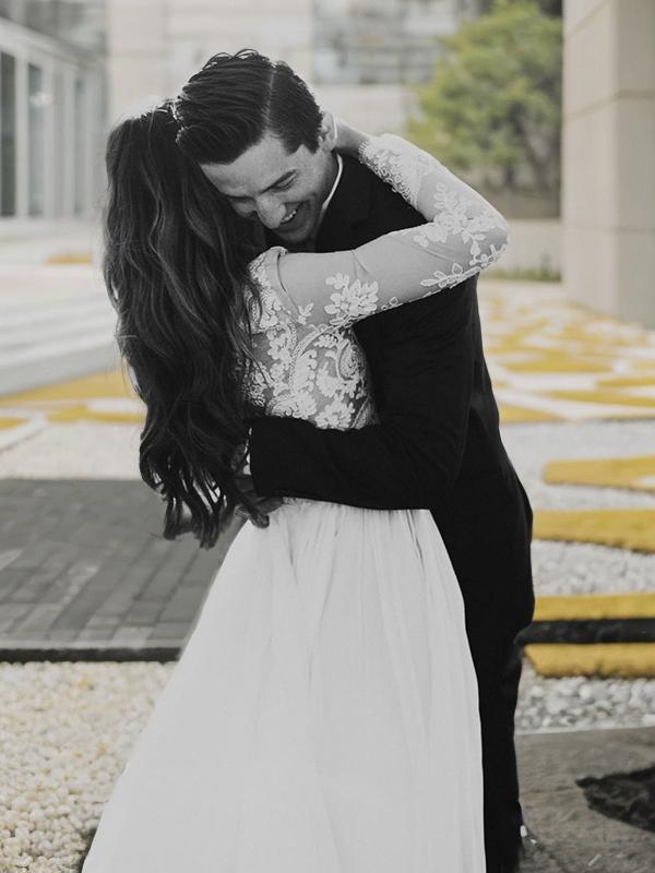 A-line V-neck Long Sleeves Applique Sweep Train Tulle Wedding Dress