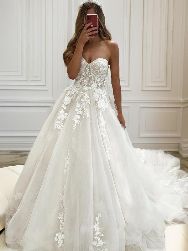A-line Sweetheart Applique Chapel Train Tulle Wedding Dress