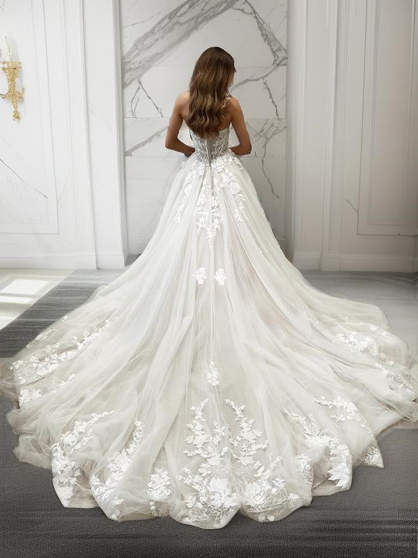 A-line Sweetheart Applique Chapel Train Tulle Wedding Dress