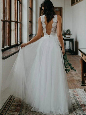 A-line V-neck Lace Floor-Length Tulle Wedding Dress