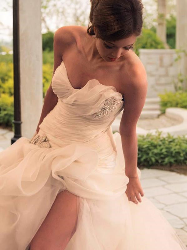 Ball-Gown Sweetheart Beading Sweep Train Organza Wedding Dress