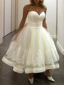 Ball-Gown Sweetheart Appliques Lace Tea-Length Tulle Wedding Dress