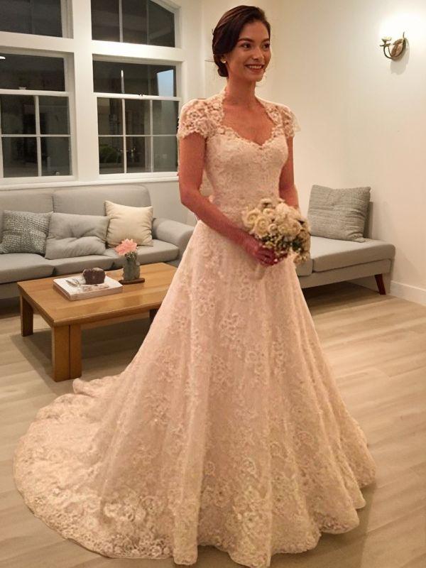 A-line Sweetheart Short Sleeves Appliques Lace Court Train Lace Wedding Dress