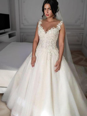 Ball-Gown V-neck Appliques Lace Court Train Tulle Wedding Dress