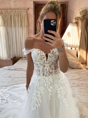 A-line Off-the-Shoulder Appliques Lace Chapel Train Tulle Wedding Dress
