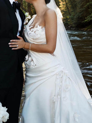 Sheath One-Shoulder Appliques Lace Chapel Train Charmeuse Wedding Dress